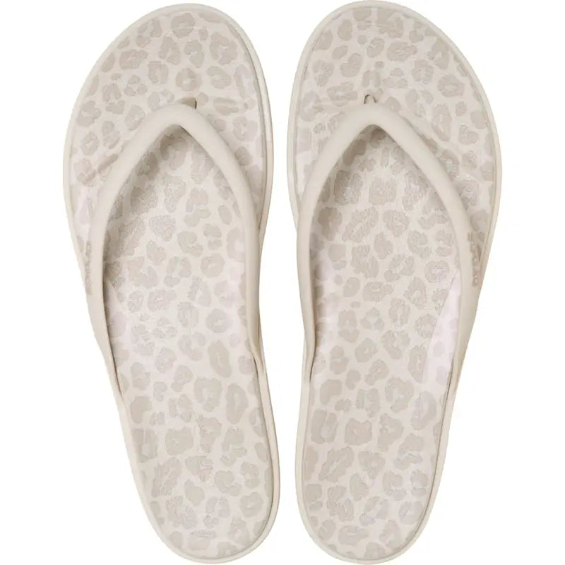 Ultra-Lightweight Cushioning Flip Flops for All-Day Comfort