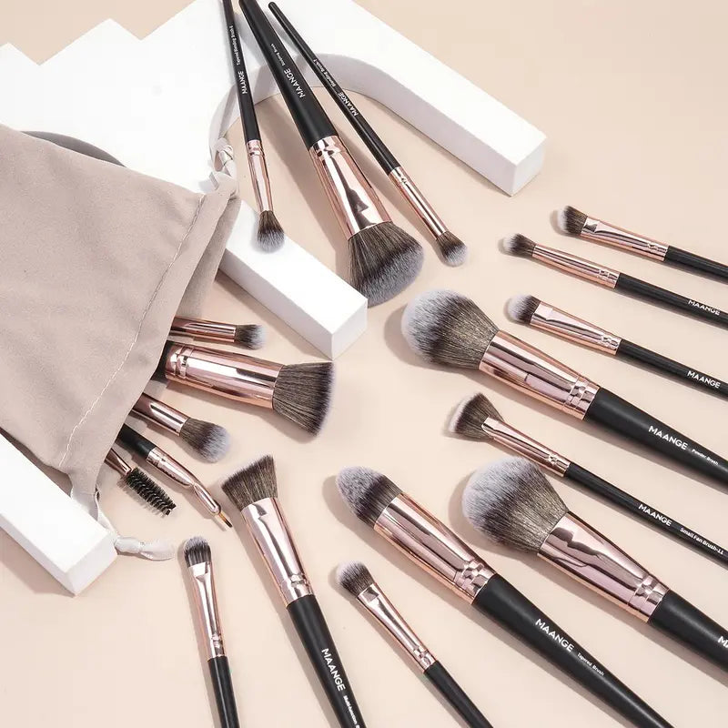 Your Complete Beauty Arsenal — 18 Pro Brushes For A Flawless Filter-Look