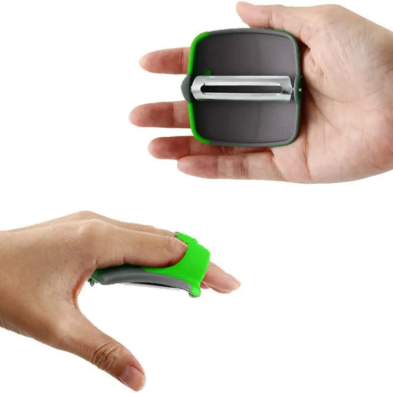 Finger-Grip Palm Vegetable Peelers — 4 Pieces — original product photo 4